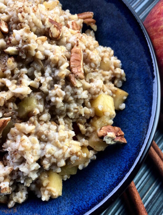 Slow Cooker Apple Cinnamon Oats