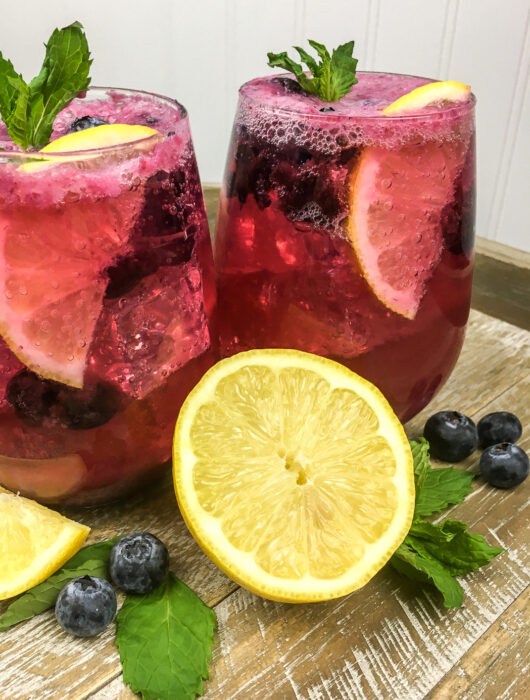 Sparkling Blueberry Lemonade