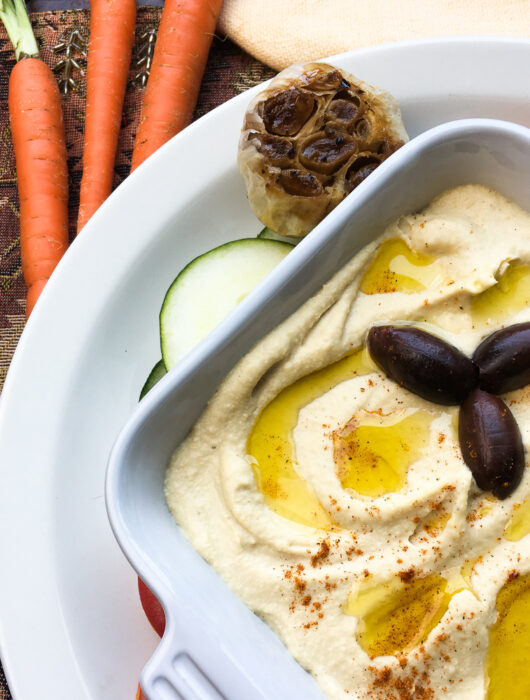 Homemade Garlic Hummus